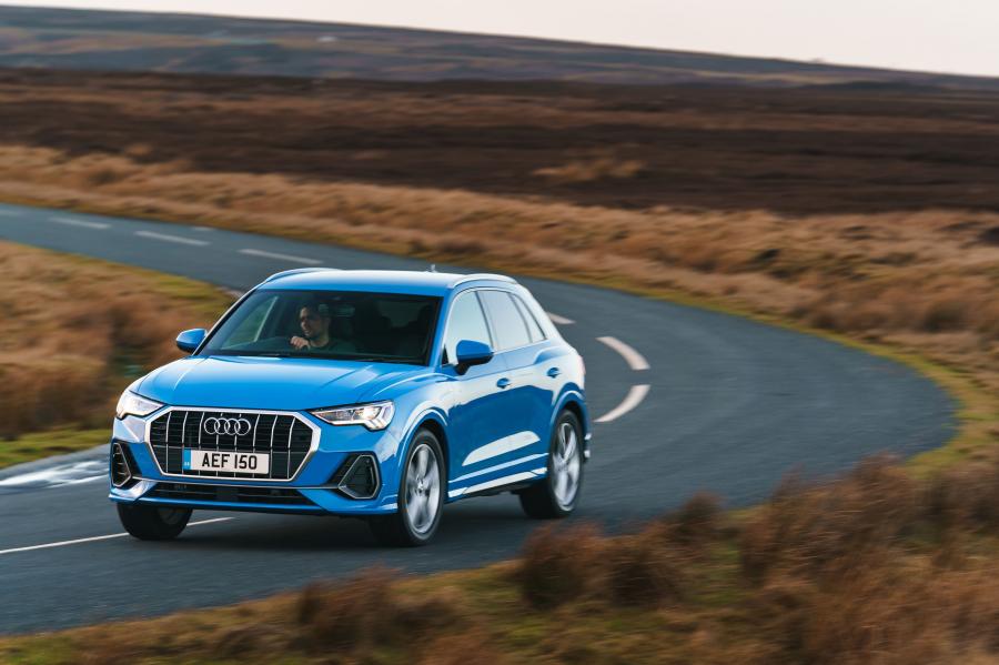  Audi Q3 35 TFSI S-Line (8U) 2018 года  (UK) (фото 15 из 40)